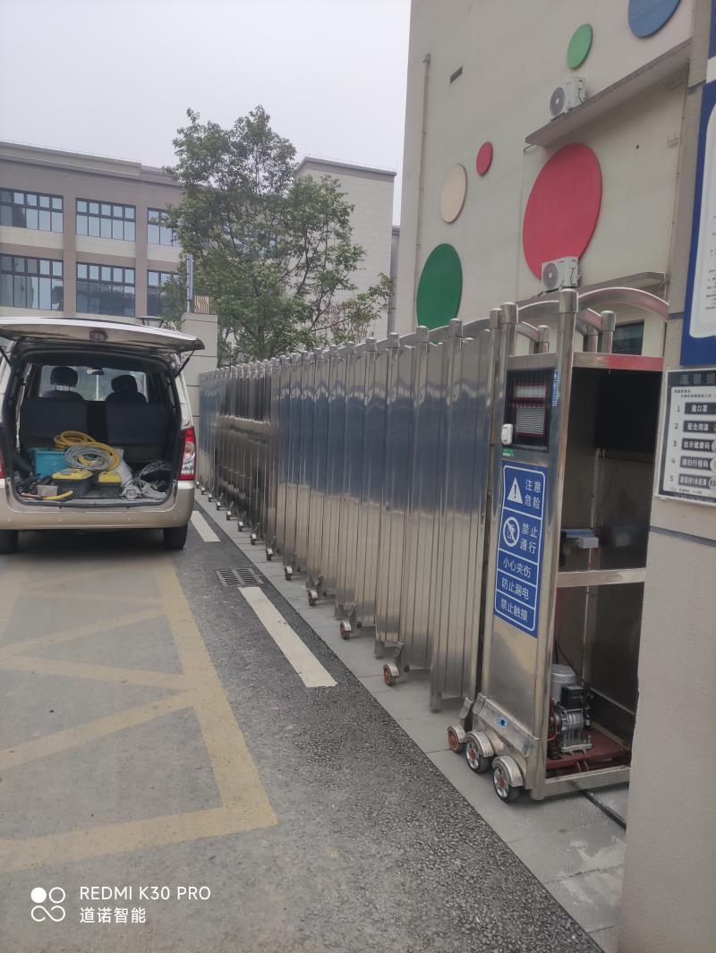 四川伸缩门安装厂家